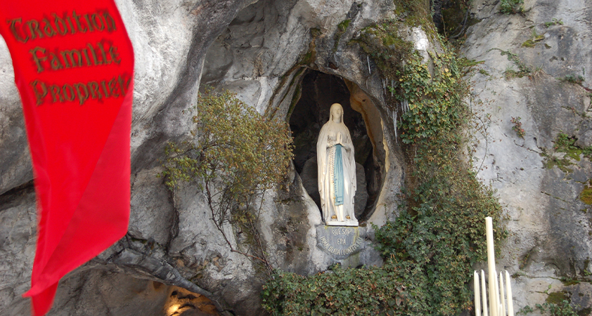 Notre Dame de Lourdes TFP - Premier jalon pour le retour de la Contre-révolution