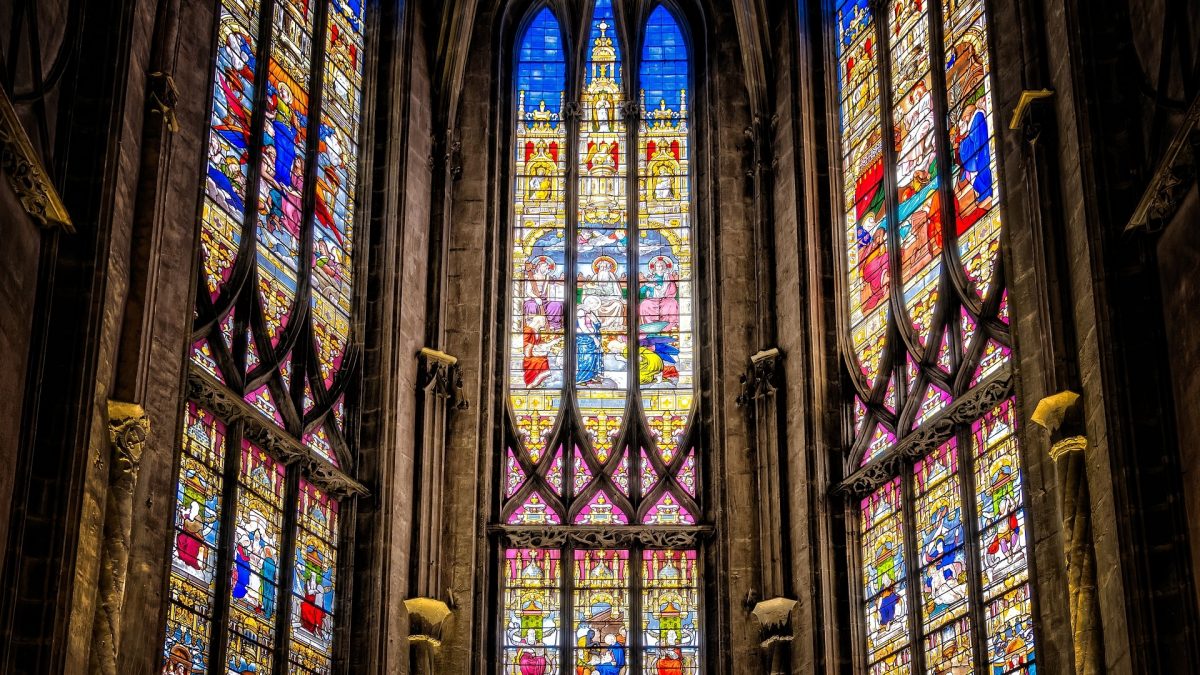 cathedrale Bourges 1200x675 - La cathédrale de Bourges : une des plus belles du monde