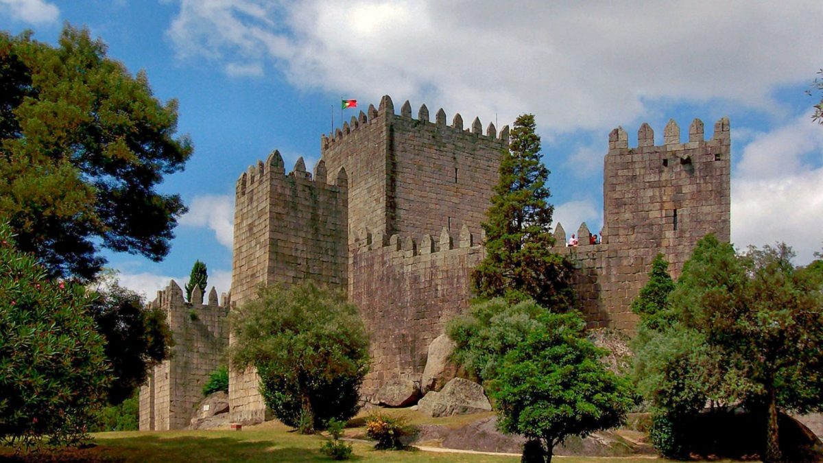 chateau Portugal 1200x675 - Au sein du château médiéval : échange de bons procédés
