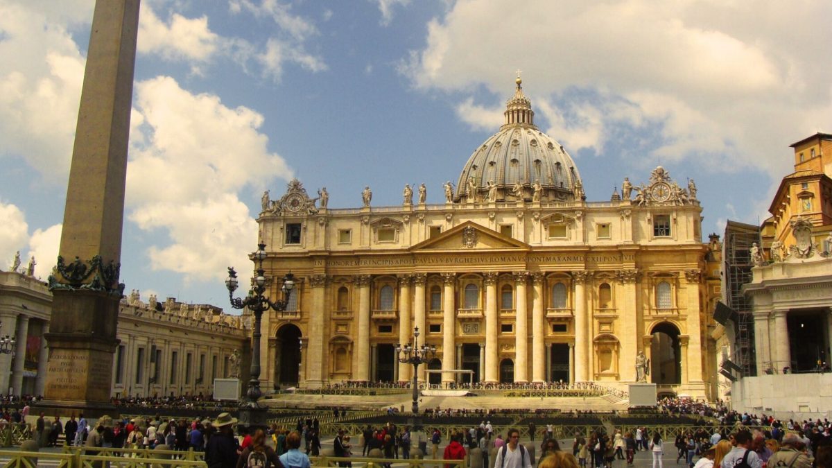 vatican 1 1200x675 - La déroutante capitulation du Vatican face au lobby homosexuel
